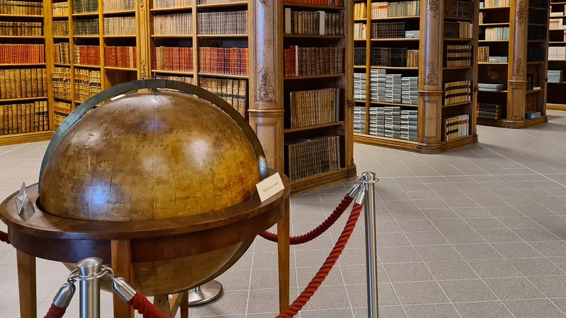Terrestrial globe
